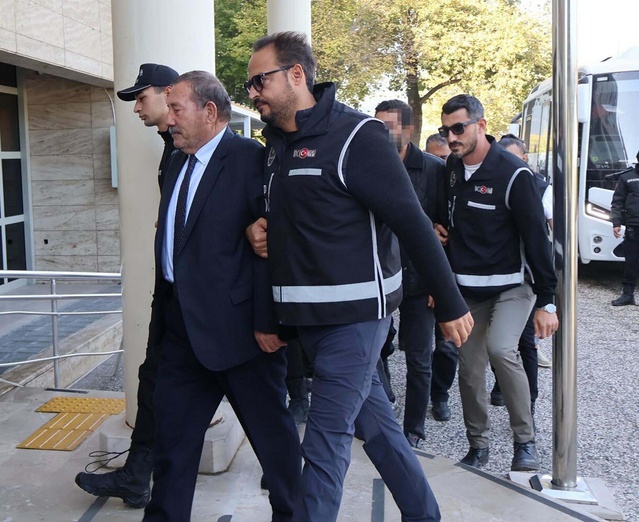 Tutuklanan Milas Belediye Başkanı Topuz'un yerine başkan vekili Yazar görevlendirildi