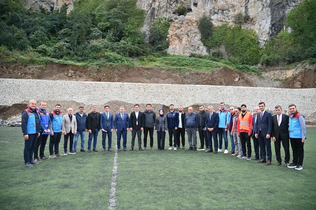 Trabzon'da Maşatlık Futbol Sahası 20 milyon liralık duvarla güvenli hale getiriliyor