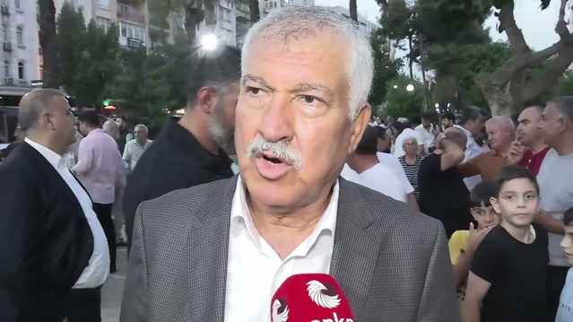 Adana Büyükşehir Belediye Başkanı Karalar, Mersin'deki tutuklama protestosuna katıldı