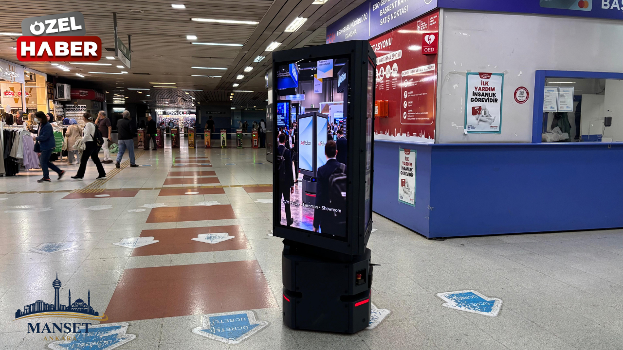 Kızılay metrosunda dikkat çeken yenilik: Reklam panolarının yerini robotlar aldı
