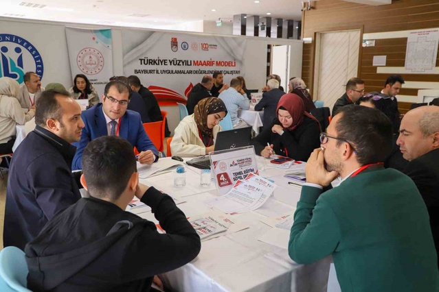 Bayburt'ta Maarif Modeli çalıştayı 8 grupta tamamlandı, eğitimcilere belge verildi