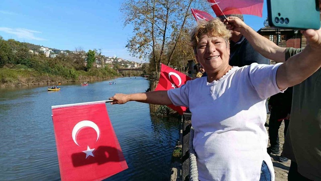 Bartın'da Cumhuriyet Bayramı'nın 103. yıl dönümünde kano etkinliği yapıldı