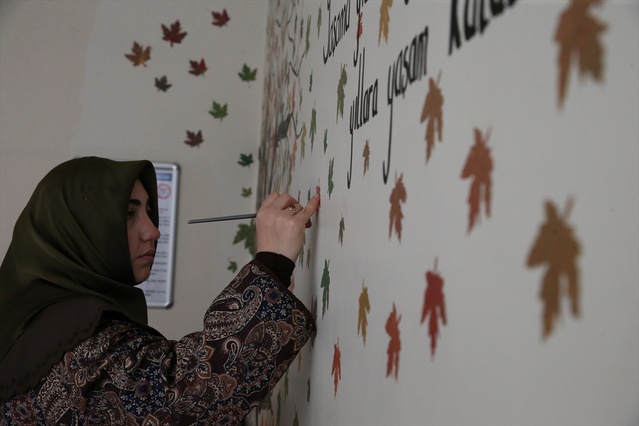 Ayşe Dursunoğlu, Tokat'ta babasının anısını palyatif servisin duvarlarına çizdi