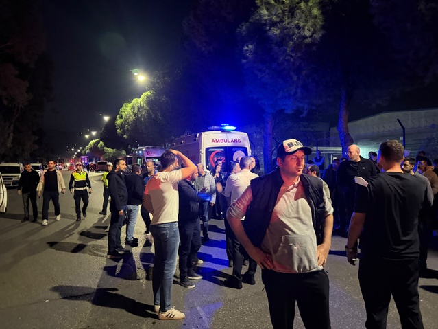 Manisa'da İnci Akü Fabrikası yangını 22 araçlık müdahaleyle kontrol altına alındı