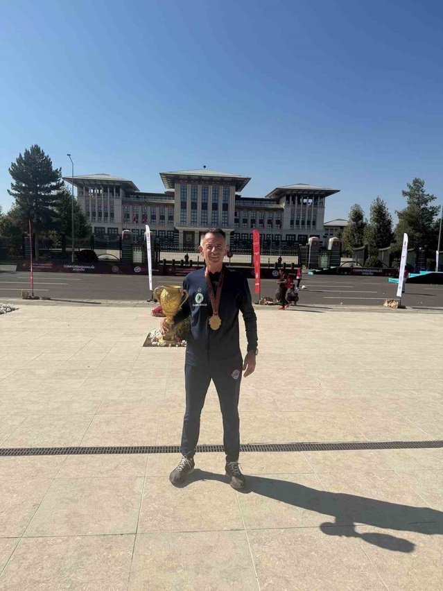 Eskişehirli sporcular Ankara'daki Yarı Maraton'da bin 200 kişi arasında 26'ncı oldu