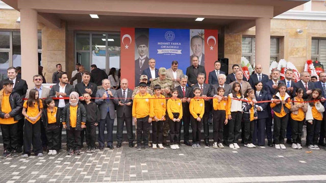 Şırnak'ta hayırsever desteğiyle yapılan 16 derslikli Mehmet Yarka Ortaokulu açıldı