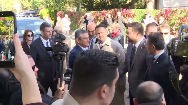 Ahmet Taner Kışlalı, katledilişinin 27'nci yılında evinin önünde anıldı