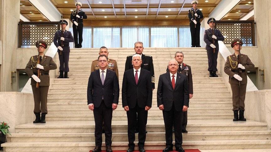 Bulgaristan, Romanya ve Türkiye savunma bakanlarından Sofya'daki toplantının ardından ortak açıklama