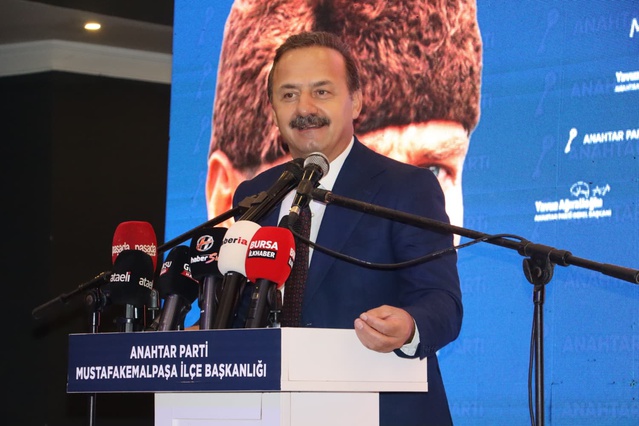 Ağıralioğlu: Siyaset alın terinin hakkını vermiyor, israf ediyor