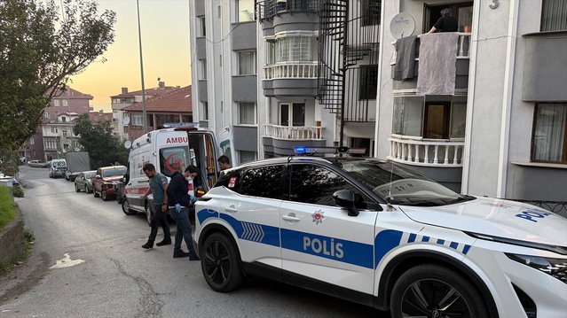 Zonguldak'ta kötü koku gelen dairede 55 yaşındaki kişi cansız bulundu