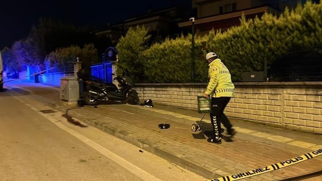 Bursa Nilüfer'de 20 metre kontrolünü toparlayamayan motosikletli trafoya çarpıp öldü