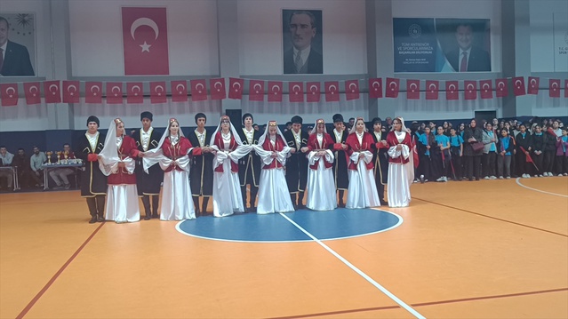 Bilecik Pazaryeri'nde Cumhuriyet'in 103. yıl dönümü İlçe Stadı'nda kutlandı