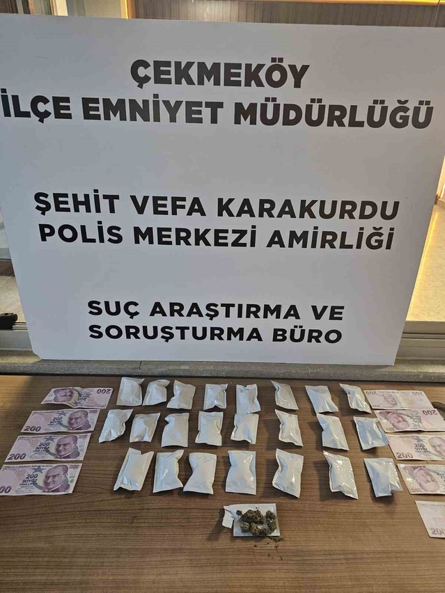 Çekmeköy'de polisin durdurduğu otomobilde 127,2 gram marihuana ele geçirildi