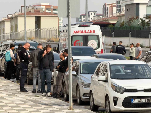 Diyarbakır Kayapınar'da kavgada darp sonucu yaralanan 2 kişi hastaneye sevk edildi