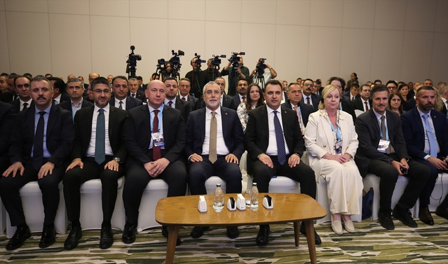 Çalışma ve Sosyal Güvenlik Bakanı Işıkhan, Antalya'da konuştu: