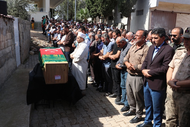 Batan yolcu gemisinde ölen Mustafa Demir, Hatay'da kardeşinin yanına defnedildi