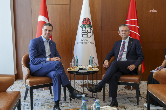 Özgür Özel'in YENİ Partisi Sosyalist Enternasyonal'e kabul edildi, CHP'nin üyeliği askıya alındı