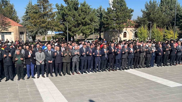 Çorum’da şehitler kabirleri başında dualarla anıldı