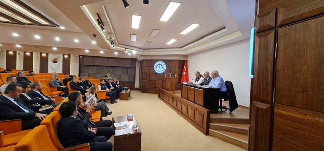 Bolu Gerede'de Ticaret Odasında işverenlere yabancı çalışma izinleri anlatıldı