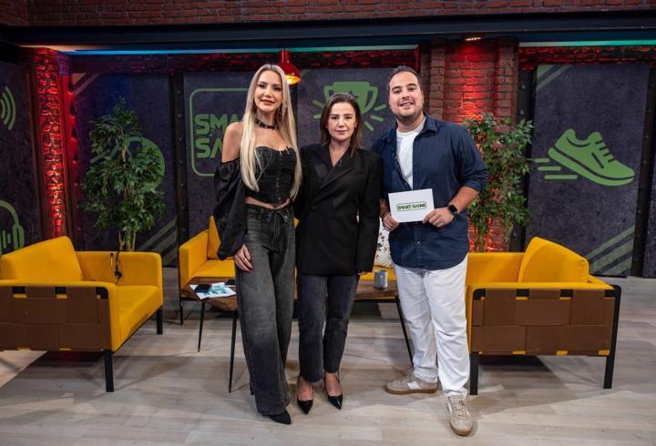 MERVE ÖZBEY, SMART SAHNE’DE: “EBRU GÜNDEŞ İLE DÜET YAPMAK HAYALİM”