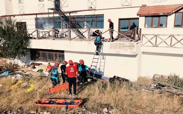 Aksaray Hasan Dağı'nda UMKE heyelan tatbikatı gerçeği aratmadı
