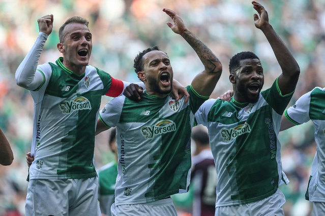 Bursaspor 3 golle kazandı ancak Iheanocho'nun tarihi rekoru sona erdi
