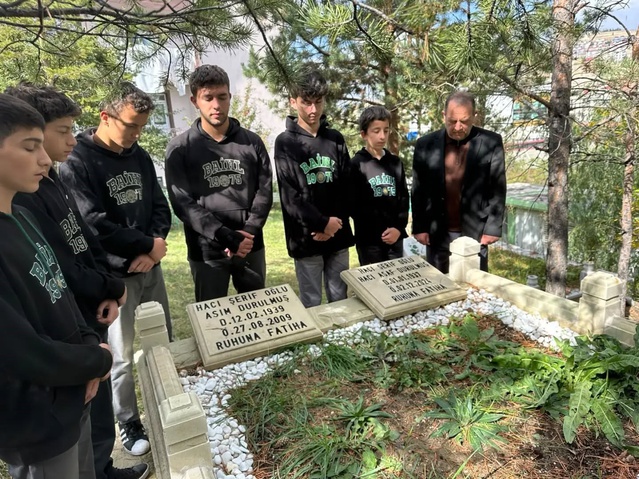 Bayburt Anadolu İmam Hatip Lisesi öğrencileri Hacı Asaf Durulmuş'u dualarla andı