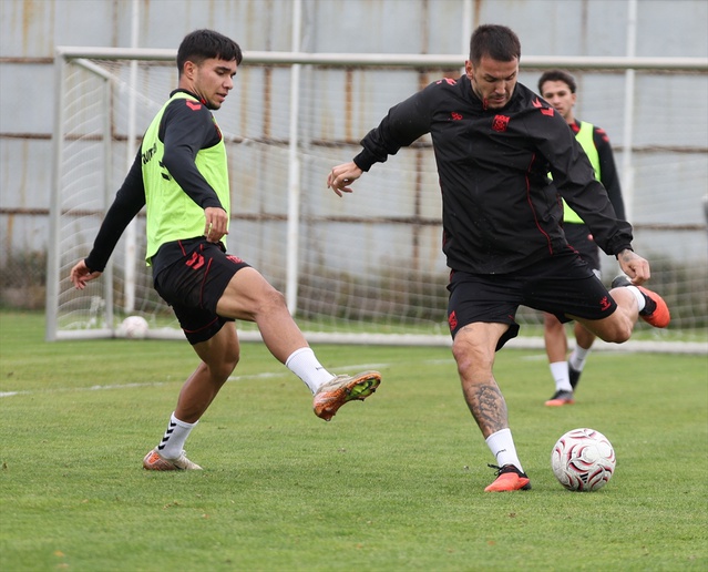 Sivasspor, 1 Kasım'da sahasında Boluspor'la oynayacağı maçın hazırlığını sürdürdü