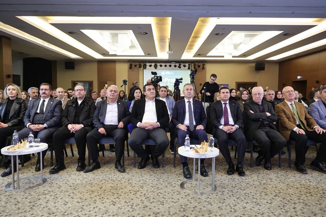 Ulaş Karasu, Sivas Valiliği'ni turistik tesislerde şarap satışı yapmamakla eleştirdi