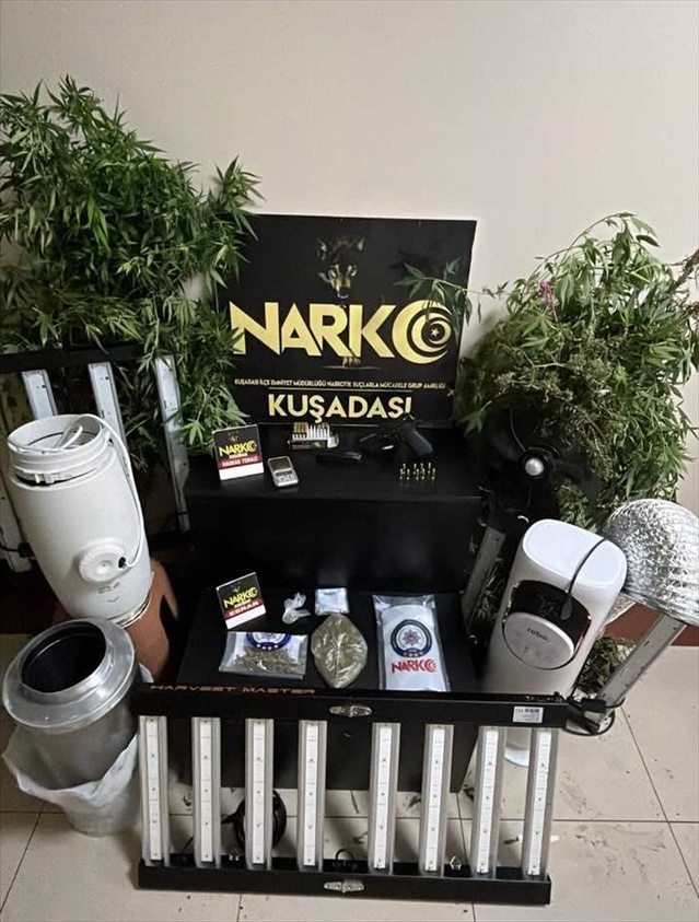 Aydın Kuşadası'nda polis baskınında 1,5 kilogram esrar bulundu, 2 şüpheli tutuklandı