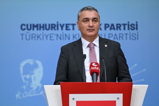 CHP Sözcüsü Müslim Sarı, Tugay'ın AK Parti'ye geçişinin savunulamaz olduğunu söyledi