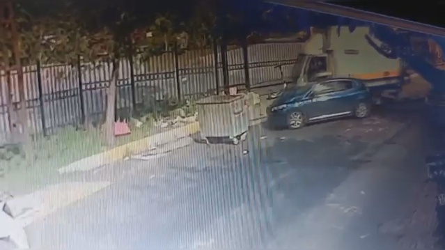 Sarıyer Ferahevler'de 2 aracın daha karıştığı zincirleme kazada 3 kişi yaralandı