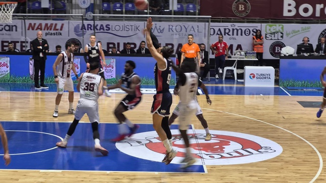 Peterson'un 29 sayısıyla Bandırma Bordo, Bahçeşehir Koleji'ni 103-88 mağlup etti