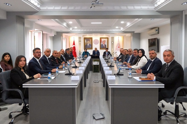 Karaman'da engelli erişilebilirlik toplantısı Vali Çiçek başkanlığında yapıldı