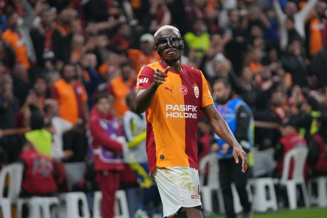 Osimhen'in 2 golüyle Galatasaray derbide Fenerbahçe'yi 2-1 yendi