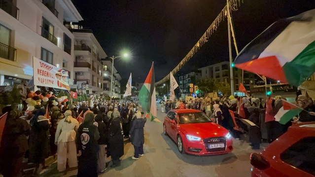 Üsküdar'da McDonald's protestosu 365. günde sürdü, şubeye 3 gün süre verildi