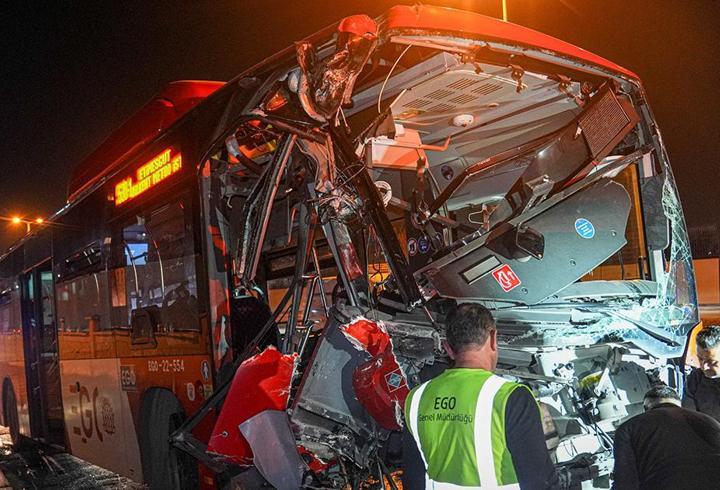 Ankara'da feci kaza! EGO otobüsü üst geçide çarptı: 24 yaralı
