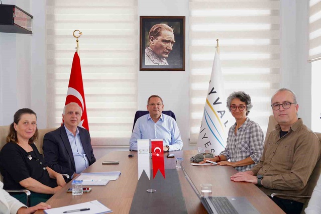 Ayvalık heyeti, Ergin'e UNESCO Dünya Mirası adaylık sürecini anlattı