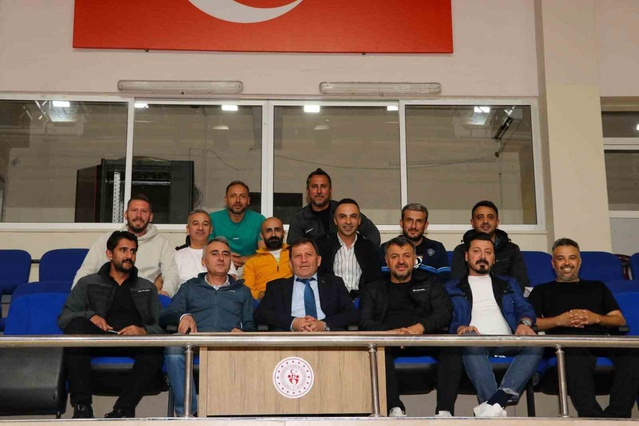 4. Kamu Spor Oyunları Kayseri'de voleybol ve futsal müsabakalarıyla başladı