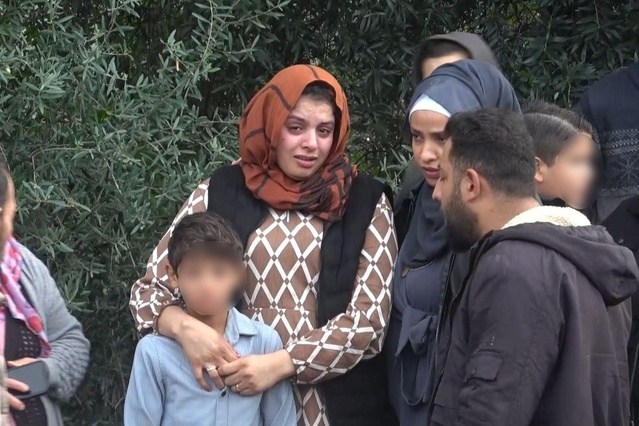 Evlerinin yanışını gözyaşları içinde çaresizce izlediler
