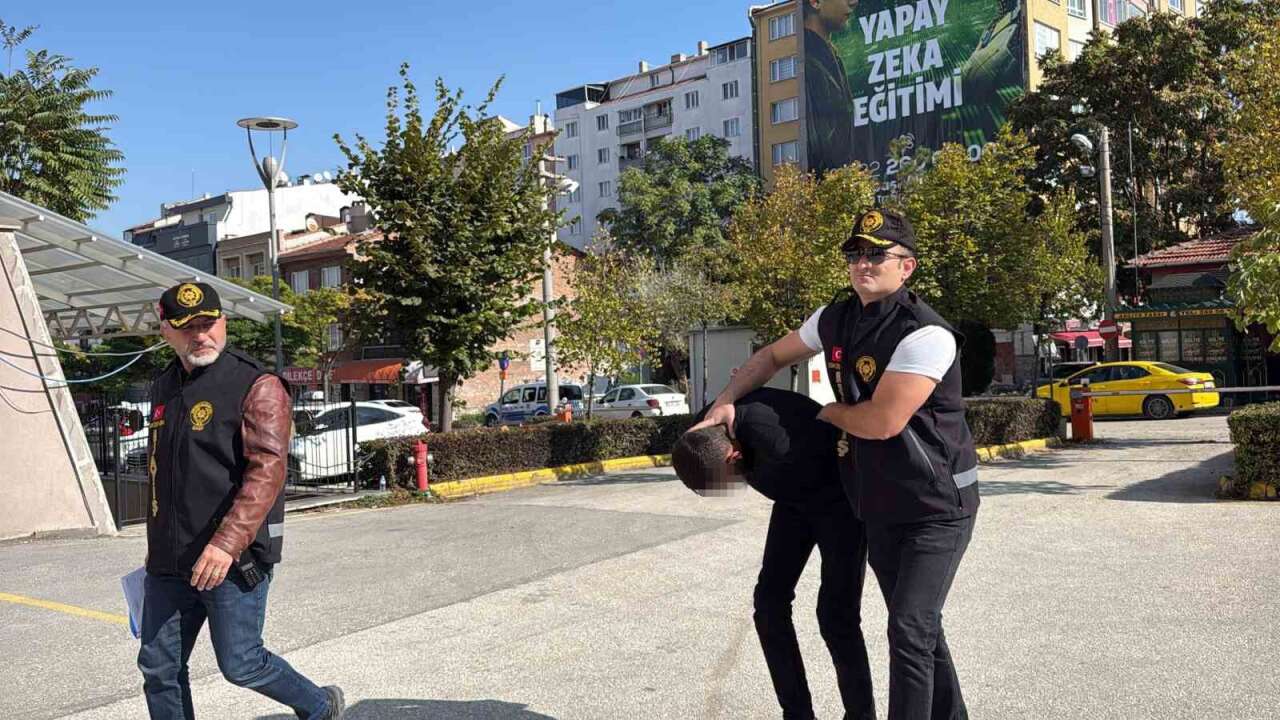 Öğrenciden zorla 100 TL alan şüpheliye ev hapsi!