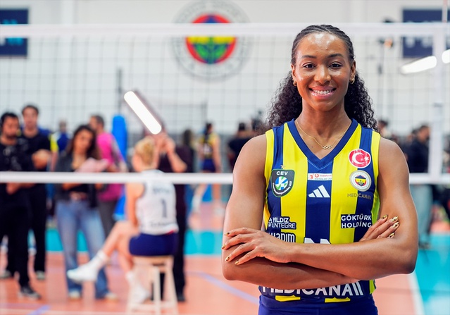Saliha Şahin ve Ogbogu, Fenerbahçe formasıyla sahada olmak için sabırsızlanıyor
