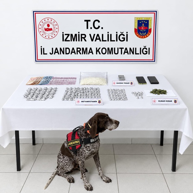 İzmir Bayındır'da jandarma operasyonunda 1 kilo 105 gram metamfetamin ele geçirildi