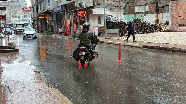 Elazığ'da sağanak etkili olmaya başladı, Meteoroloji sel ve su baskınına karşı uyardı