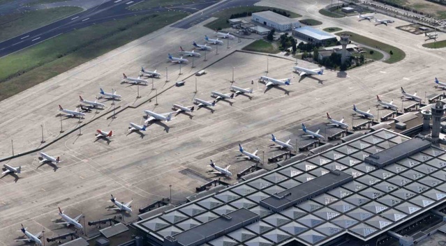 Onur Air uçakları Atatürk Havalimanı'nda motorları sökülmüş halde görüntülendi