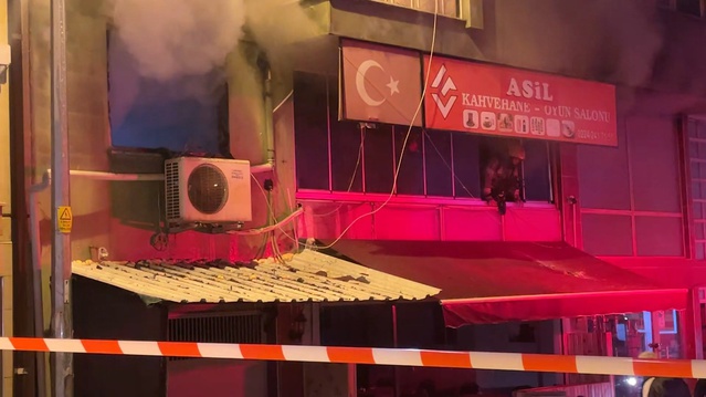 Bursa Nilüfer'de kıraathane yangını hasarla söndürüldü, ölen yaralanan yok