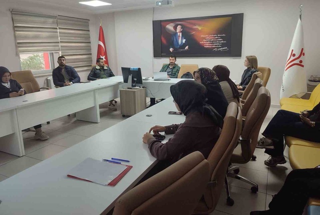 Bayburt'ta Engelli ve Yaşlı Hizmetleri personeline davranış ve stres eğitimi verildi