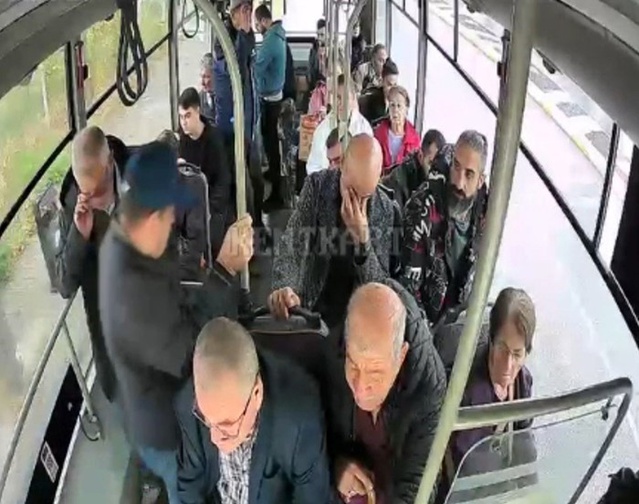 Edirne'de epilepsi hastası yolcu, şoförlerin müdahalesiyle hastaneye kaldırıldı