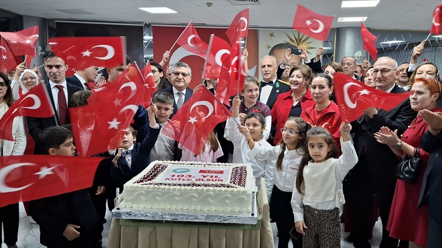 Sinop'taki Cumhuriyet Bayramı resepsiyonunda Vali Özarslan 103. yılı kutladı