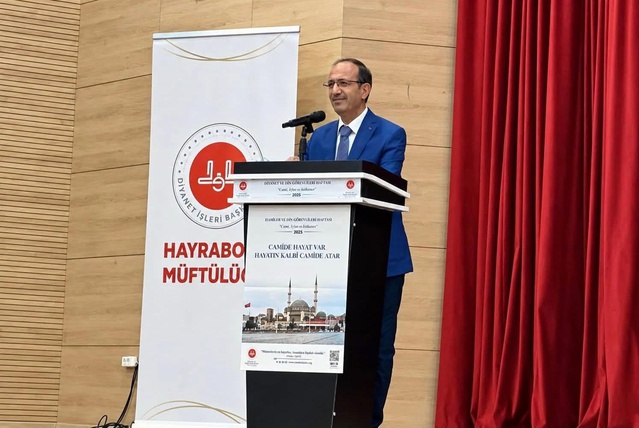 Doç. Dr. Temel Kaçır, Tekirdağ Hayrabolu'da Hz. Peygamber'in güzel ahlakını anlattı